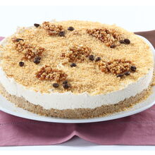 Cheesecake de café com praliné convida a uma experiência de sabor intensa e sofisticada