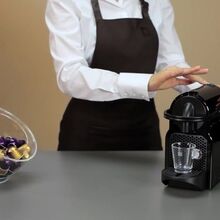 Máquina Nespresso De'Longhi Inissia com desconto e oferta incluída