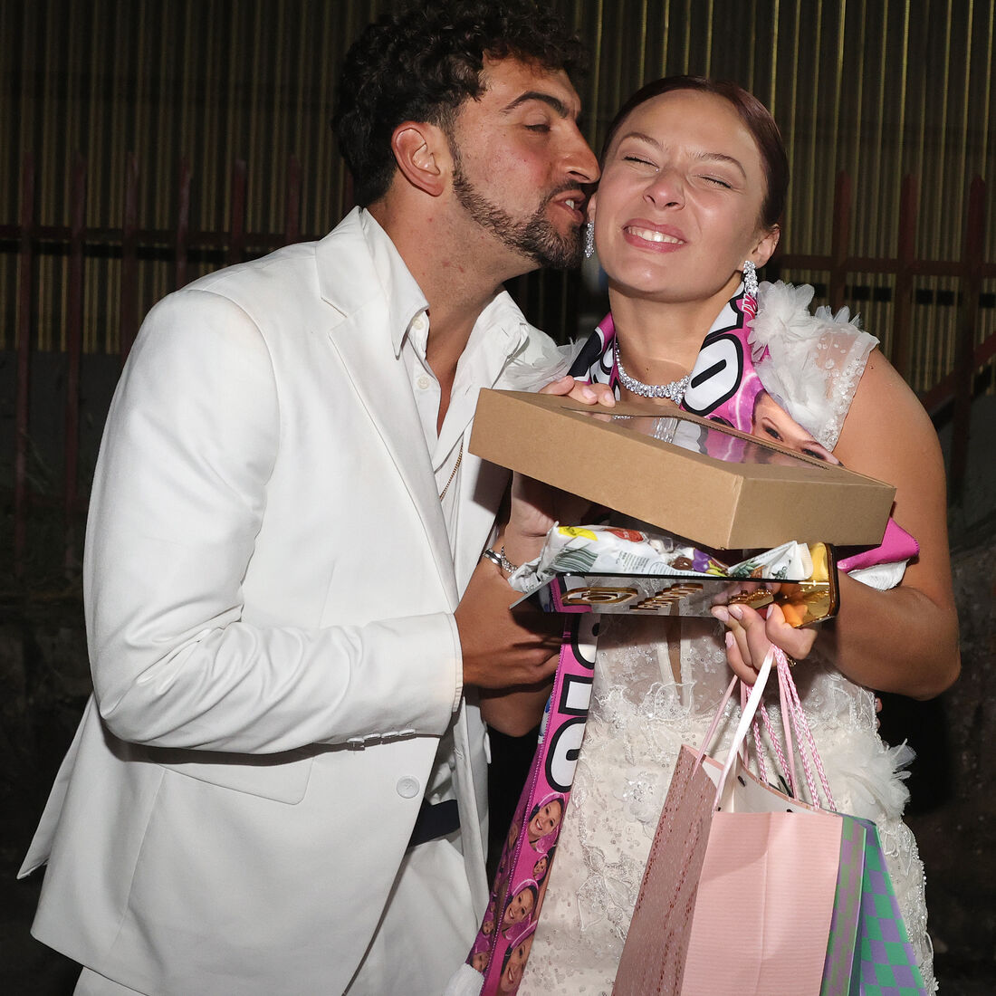 Tiago Blela, Eva Pais