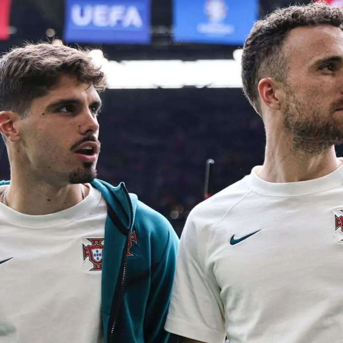 Pedro Neto e Diogo Jota