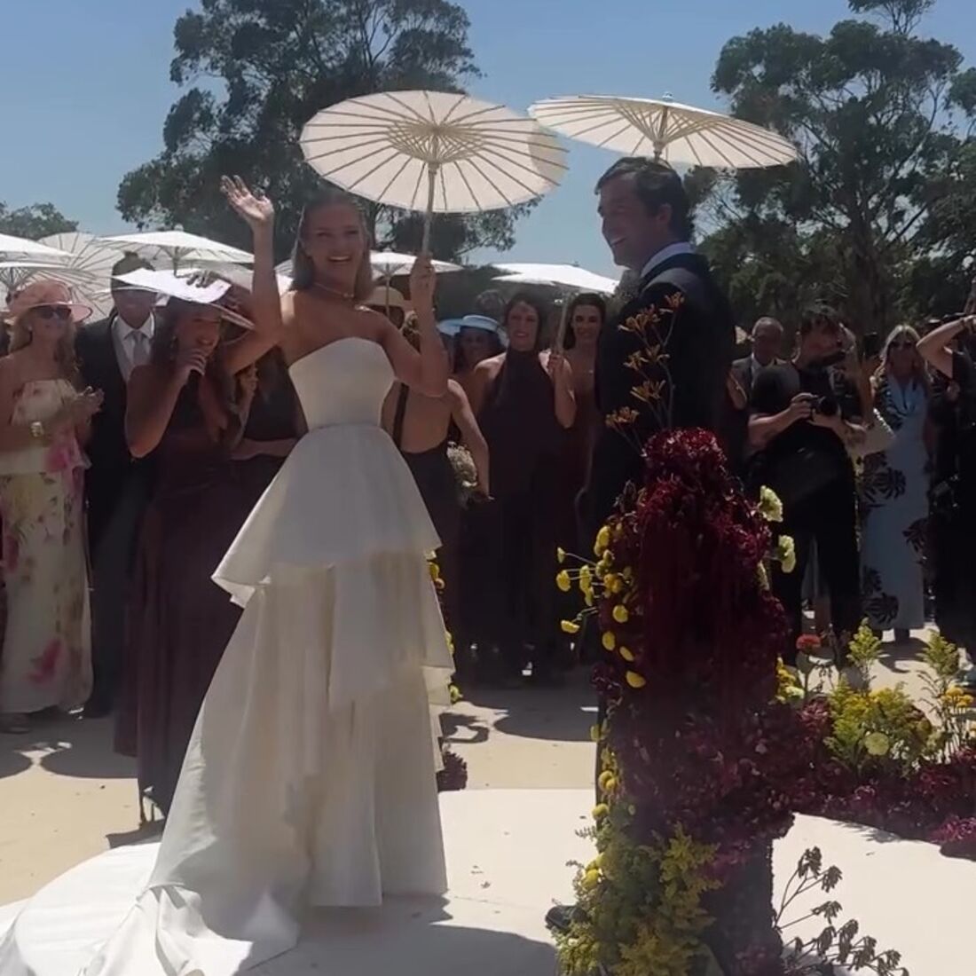 Júlia Palha e Frederico Porém Murta celebram casamento com familiares e amigos