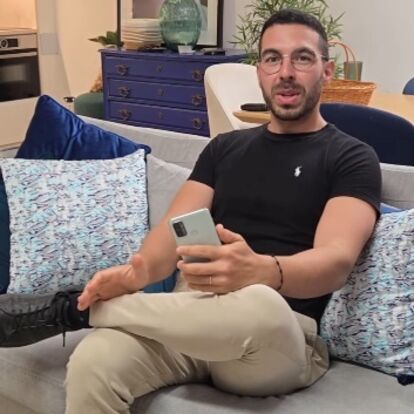 Diogo Alexandre vive com a mulher após 'Casados', visto com pais e amigo