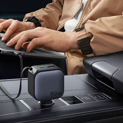 Carregador Ugreen de 145W para carro com várias portas, incluindo USB-C e USB-A
