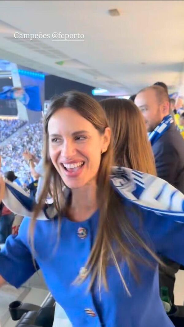 Mariana Monteiro celebra título do FC Porto com Bruno Gonçalves