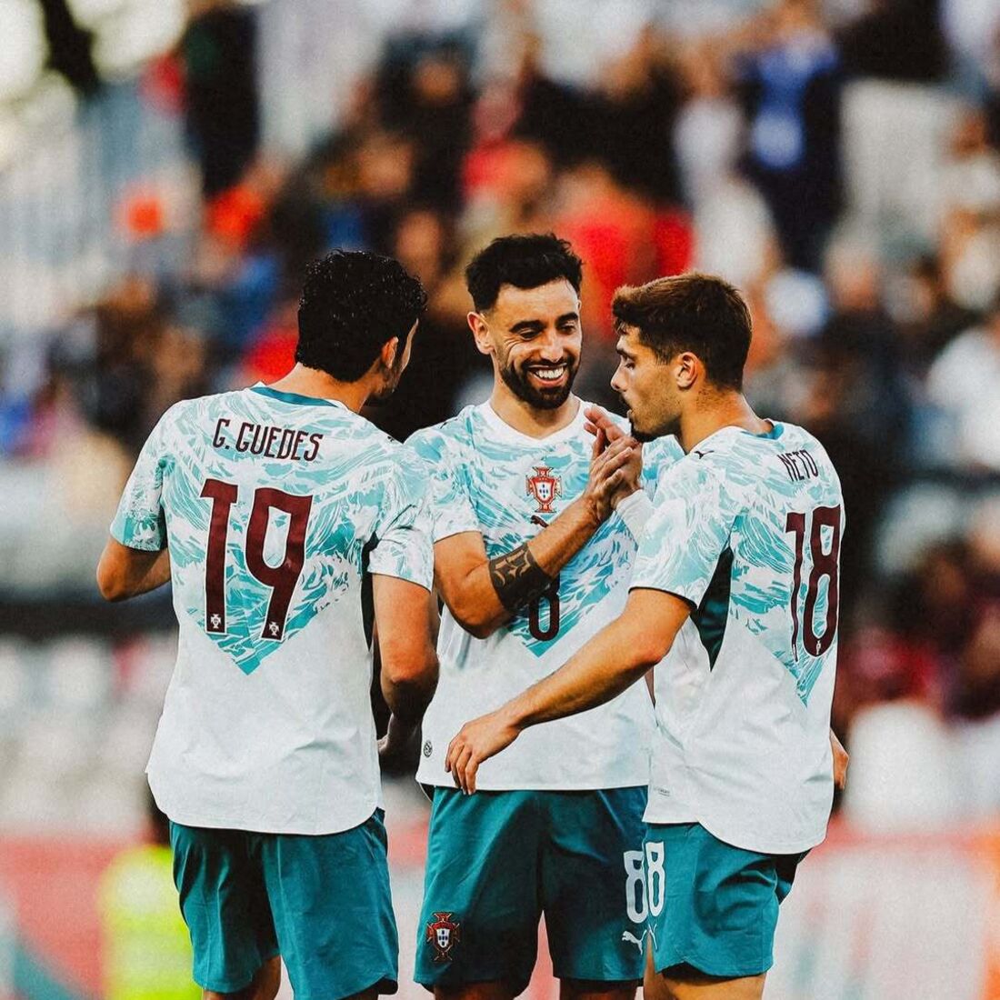 Bruno Fernandes na Seleção, com Gonçalo Guedes e Pedro Neto
