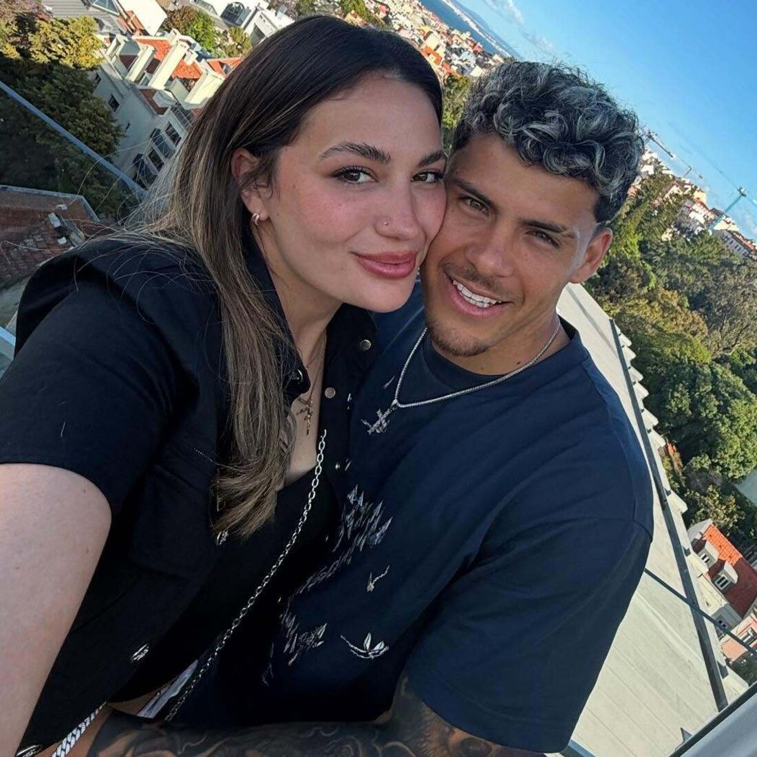 Leiza Gómez, Maxi Araújo