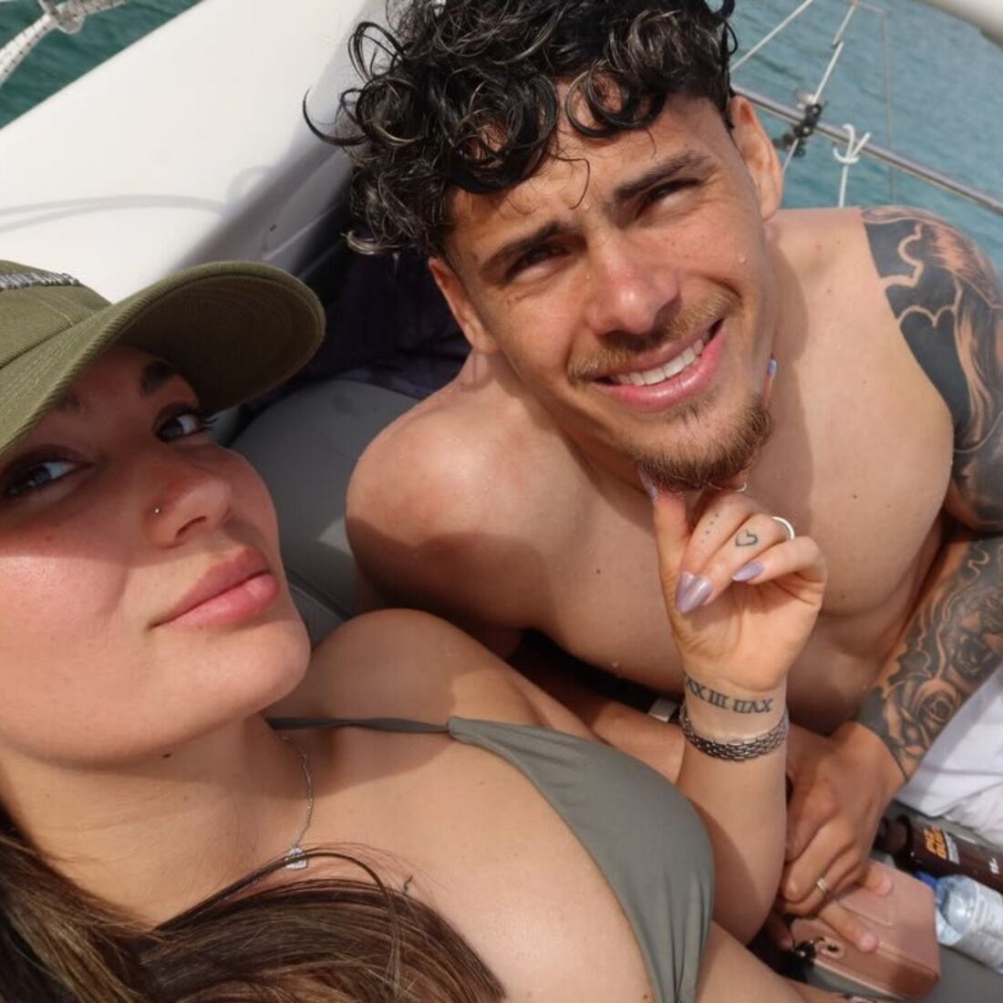 Leiza Gómez, Maxi Araújo