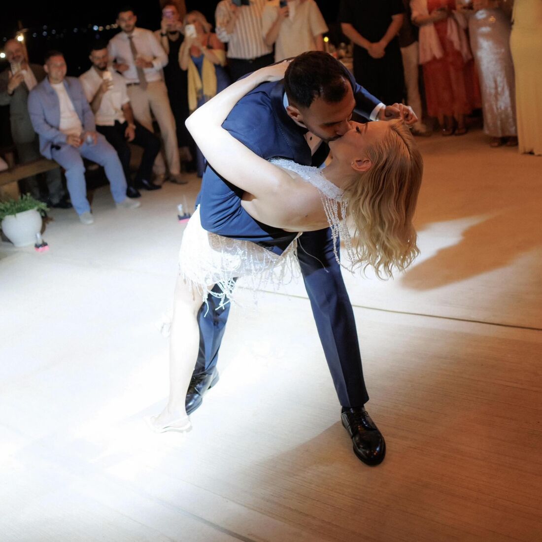 Pavlidis dança com Marianna no casamento