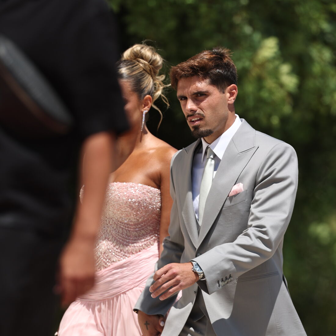 Gonçalo Ramos celebra casamento com presença de colegas do futebol