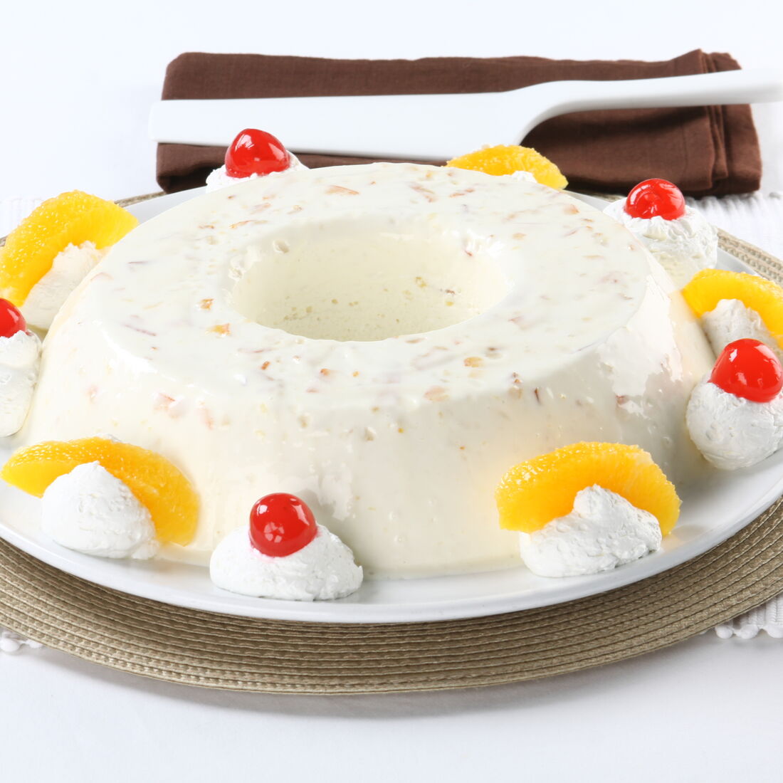 Bavaroise com doce de laranja e cerejas