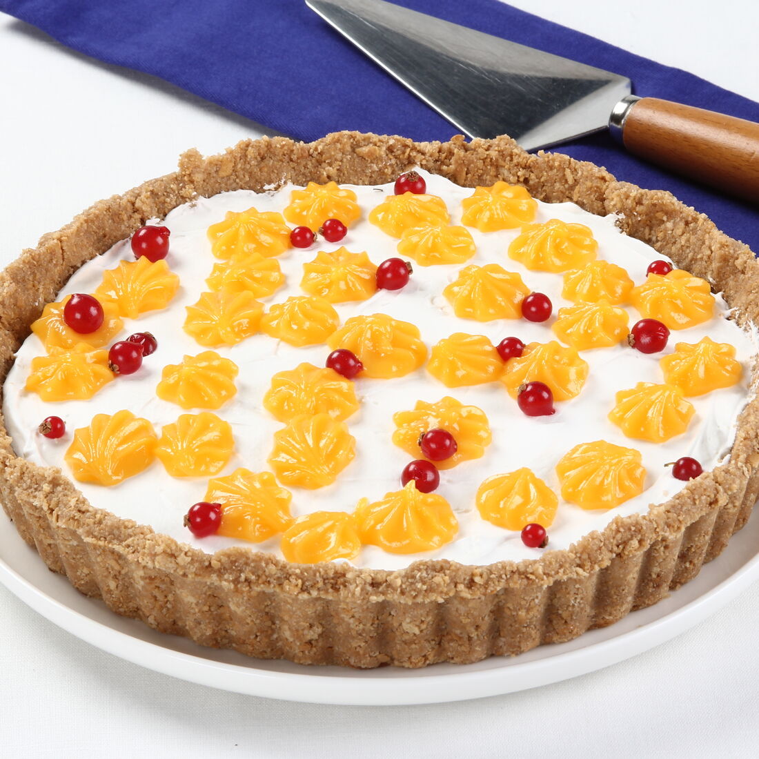 Tarte de natas com bolacha e frutos vermelhos