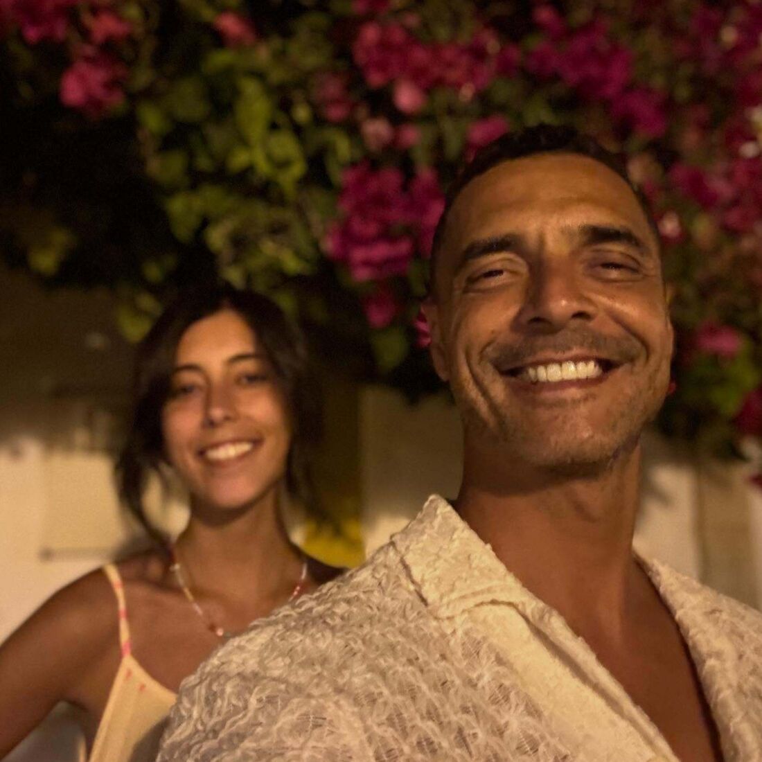 Pedro Hossi e namorada