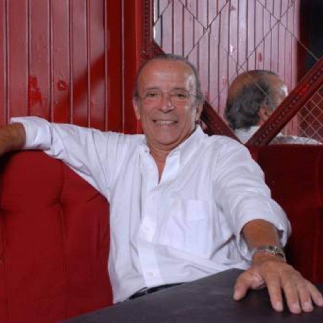 O actor Victor Espadinha fotografado durante uma entrevista no Maxime,