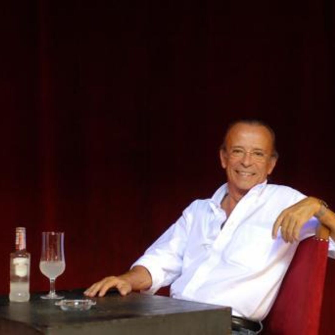 O actor Victor Espadinha fotografado durante uma entrevista no Maxime,