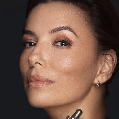 Rosto de mulher L'Oréal Paris Revitalift Filler Sérum Antirrugas