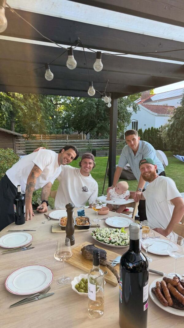 Férias de Viktor Gyökeres com amigos