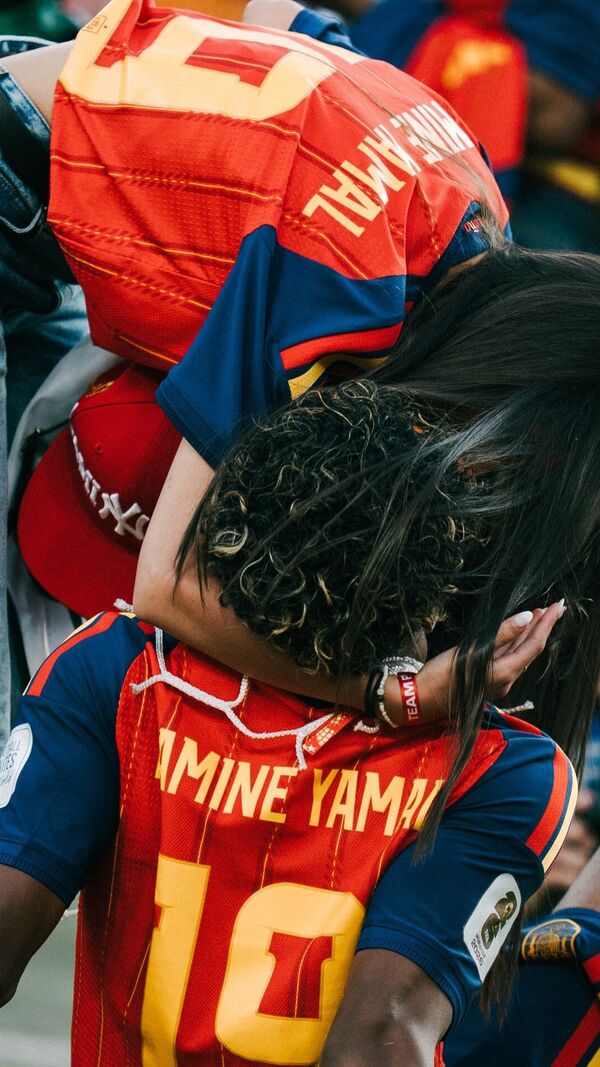 Inés Garcia e Lamine Yamal
