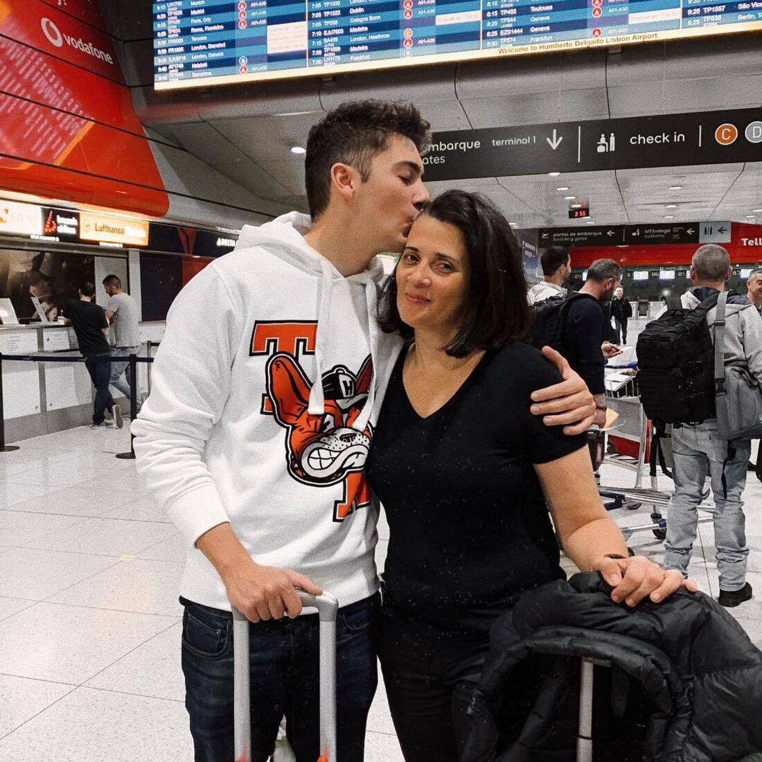 Tiago Bandeira com a mãe, Danielle Barreto