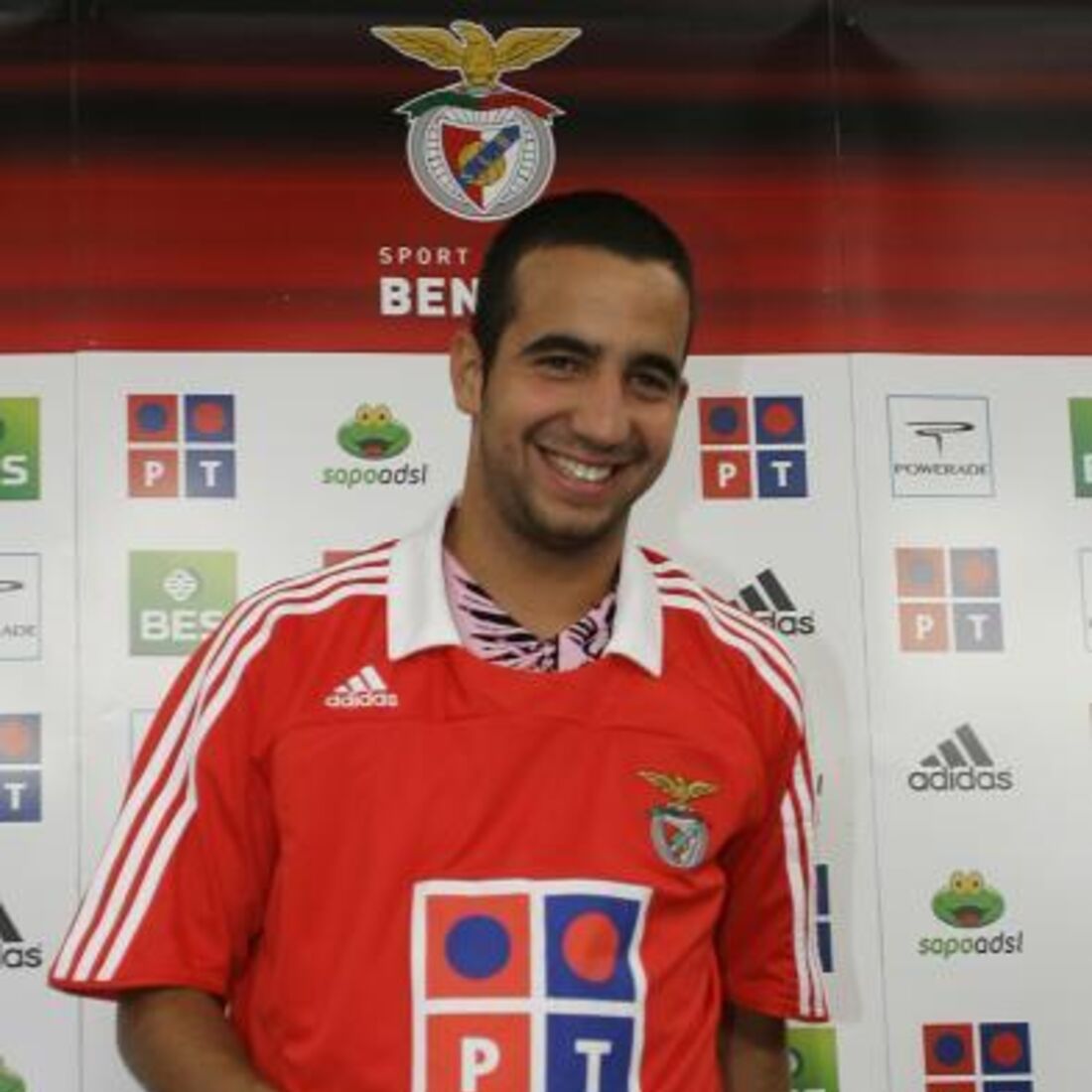 O jogador Ruben Amorim com a camisola do Benfica.Apresentação de