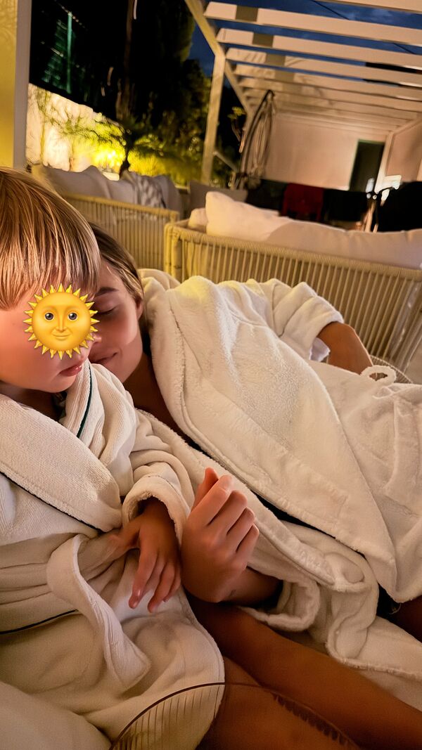 Kelly Bailey e o filho Vicente 