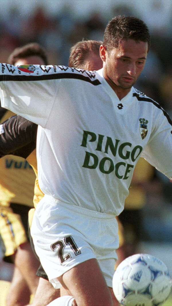 Ramos, pai de Gonçalo Ramos, quando jogava no Farense