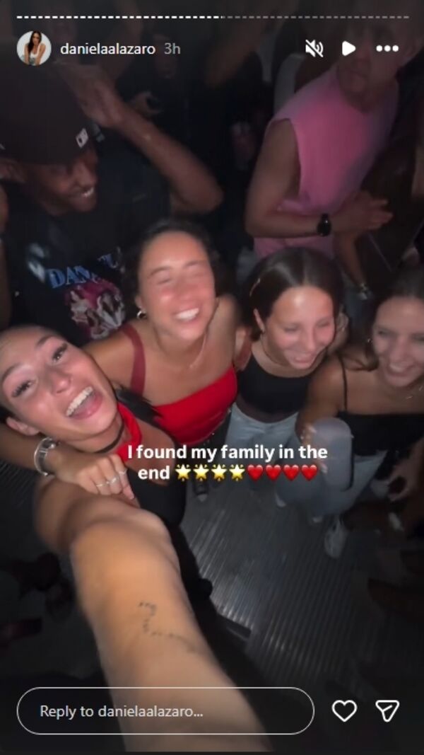 Daniela Lázaro e amigos