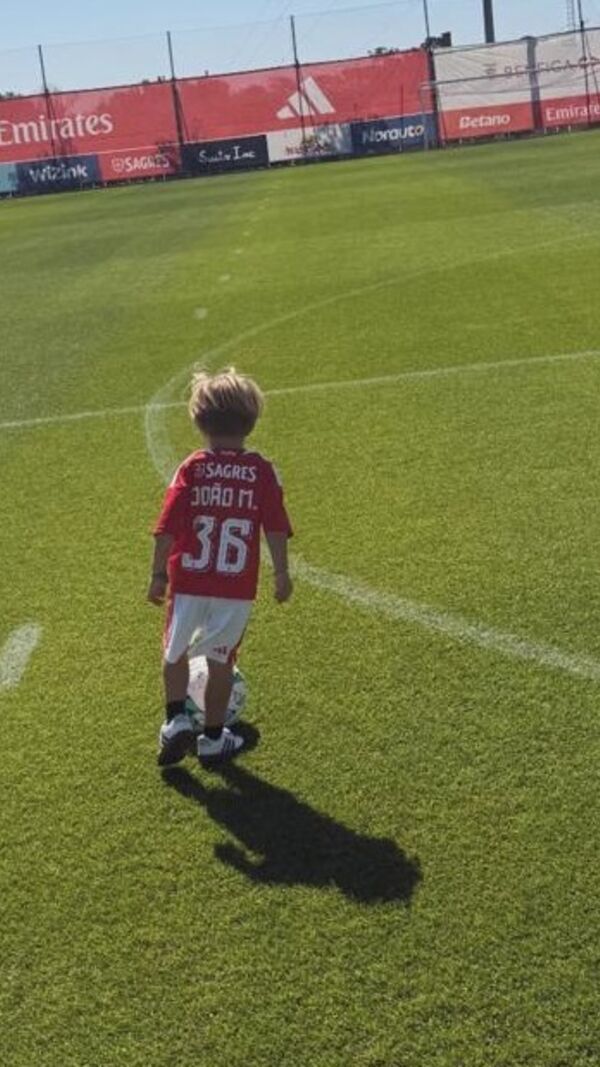 Filho mais velho de João Palhinha nos treinos do Benfica