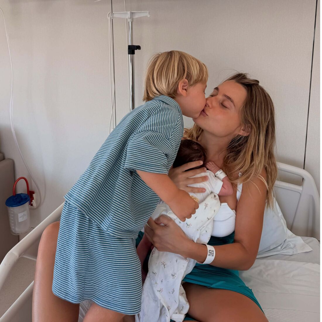 Lourenço Ortigão partilha momento terno com Kelly Bailey e os filhos