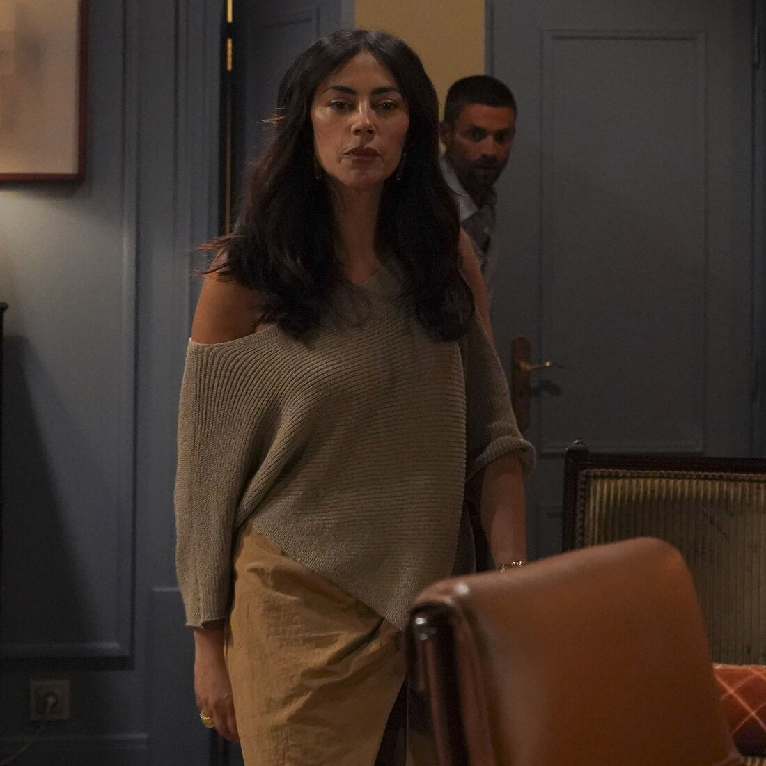 Lúcia e Eduardo dormem juntos e Vera explode de fúria